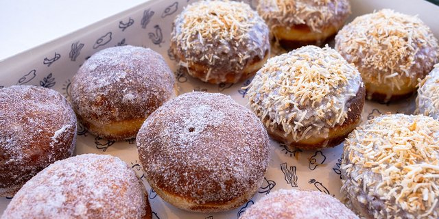 Half & Half Donut Box