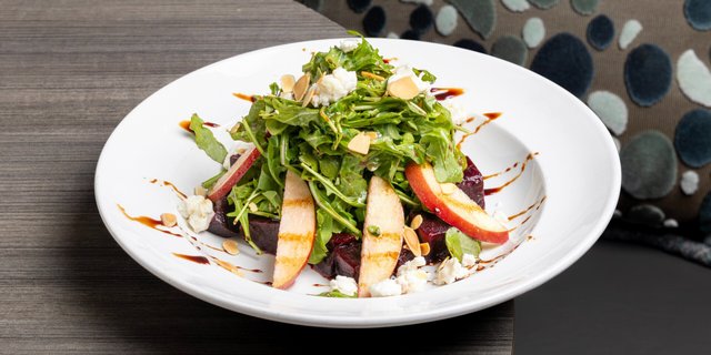 Roasted Beet & Goat Cheese Salad