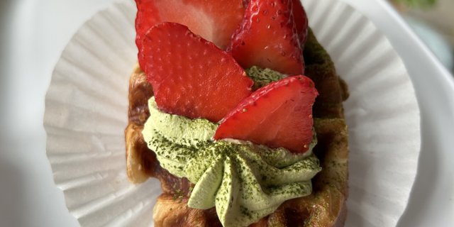 Matcha Strawberry Croffle