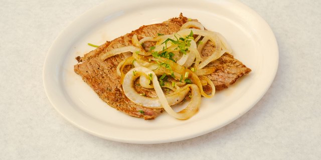 Grilled Steak & Onions