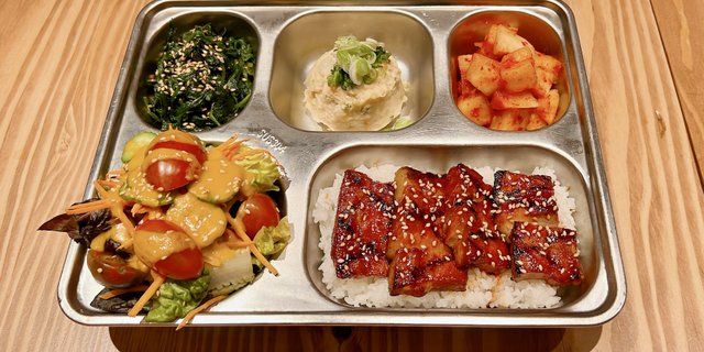 Jaeyook Pork Belly Party Tray