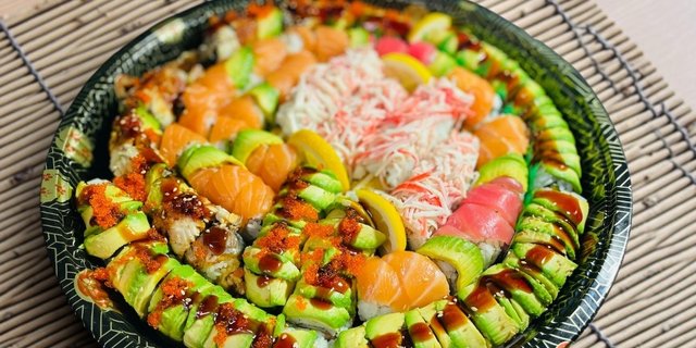 Chef's Special Maki Combo