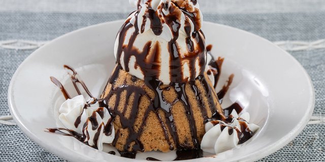 Chocolate Chip Lava Cookie
