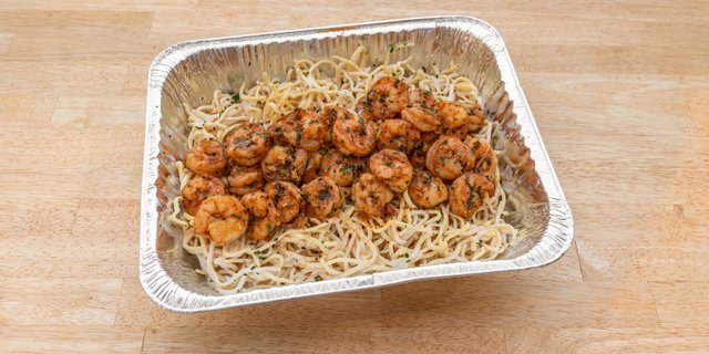 Fettuccine Alfredo W/ Shrimp Tray
