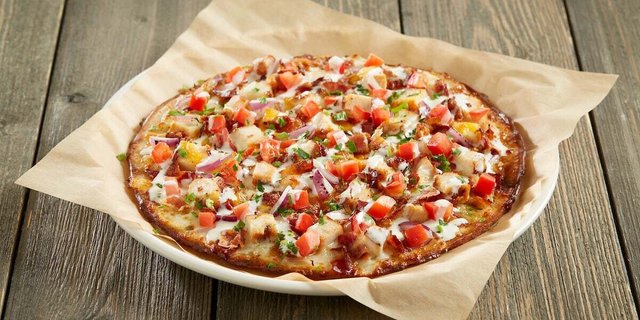 Individually Packaged Gluten-Free Chicken, Bacon & Ranch Pizza