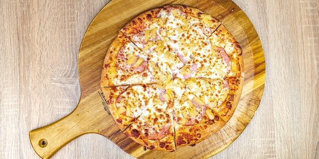 Hawaiian Delight Pizza