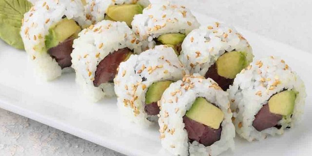 Tuna & Avocado Roll