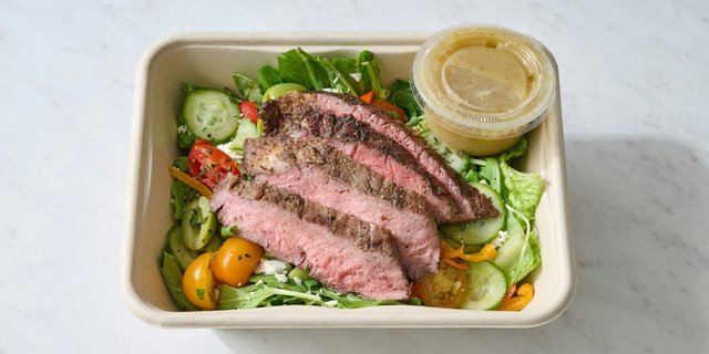 Mediterranean Steak Salad