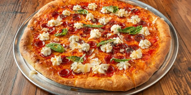 Hot Honey Pepperoni Pie Pizza Package
