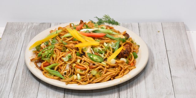 Individual Chicken Chow Mein