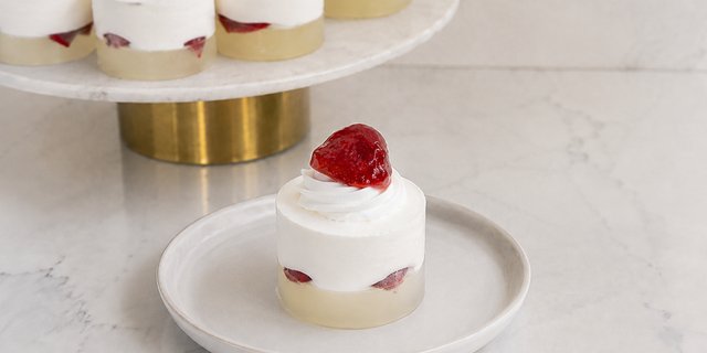 Strawberry Mousse Cake