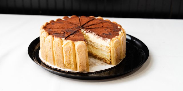 Tiramisu Cake