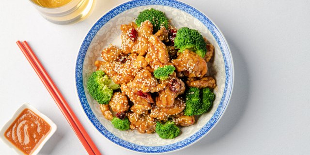 General Tso's Chicken Boxed Meal