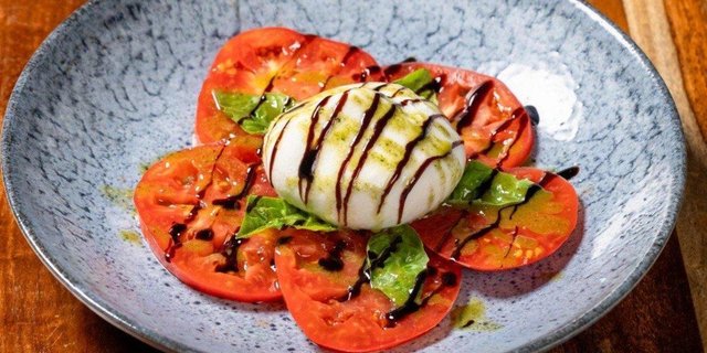 Burrata Truffle & Tomato