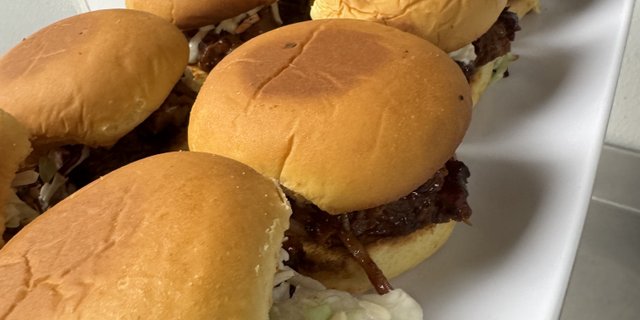 20 Brisket Sliders