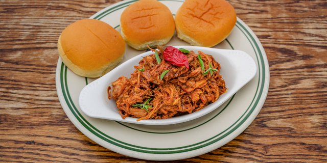 Coal-Fired Pulled Pork w/ Antique Bread
