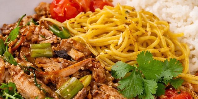 Lemongrass Chicken (Ga Xao Sa) Tray
