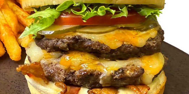 Backyard Burger Boxed Lunch