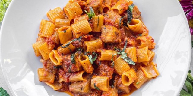 Rigatoni Bolognese