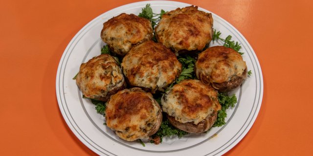 Spinach & Artichoke-Stuffed Mushrooms