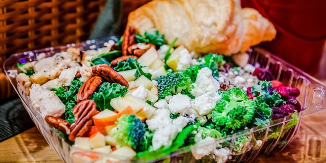 Cranberry Pecan Kale Salad