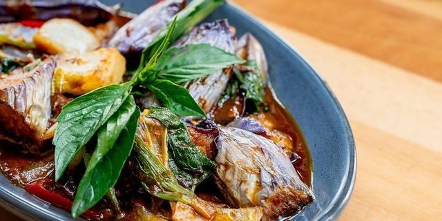 Pad Eggplant (Half Tray)