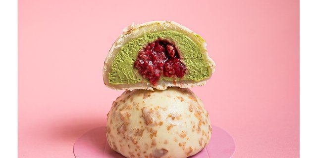 Matcha Raspberry White Chocolate Mochi