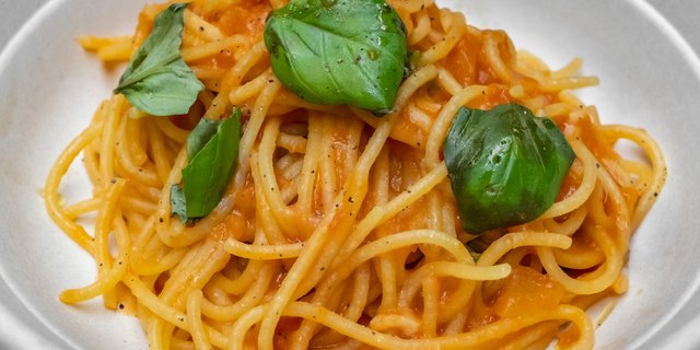 Pomodoro E Basilico Pasta