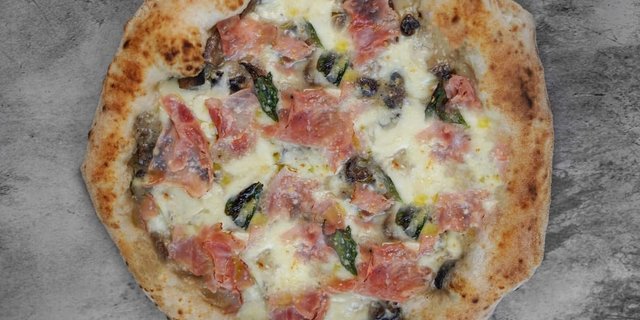 Crema Di Tartufo Pizza
