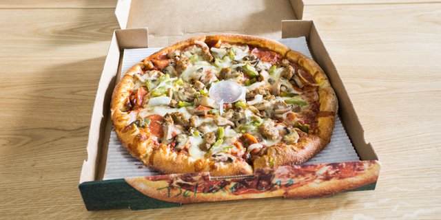 Gluten-Free Deluxe Uno Pizza