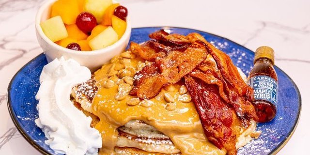 Peanut Butter & Bacon Pancakes