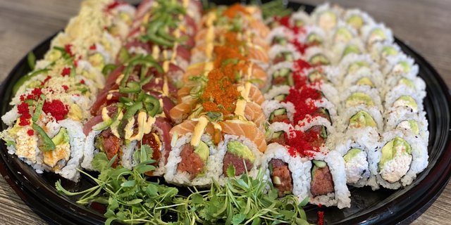 80-Piece Large Signature Roll Combo Platter