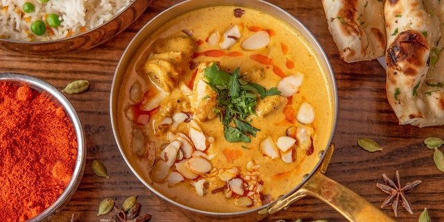 Chicken Badami Korma Tray