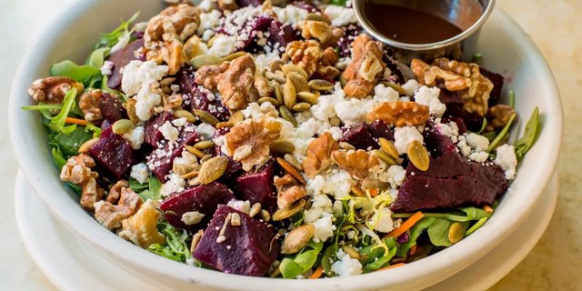 Roasted Beet & Goat Cheese Salad