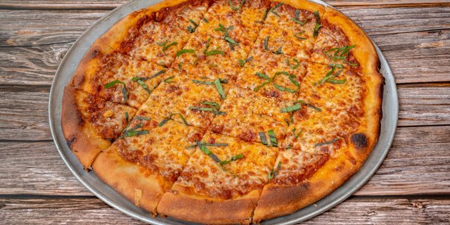 Straight Down The Middle Pizza