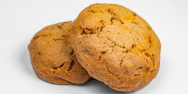 Salted Caramel Crumble Cookie