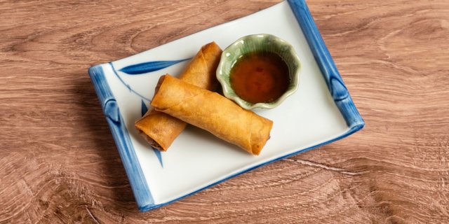 Crispy Thai Spring Rolls Tray