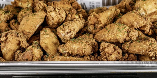 100 Bone-In Fried Chicken Wings