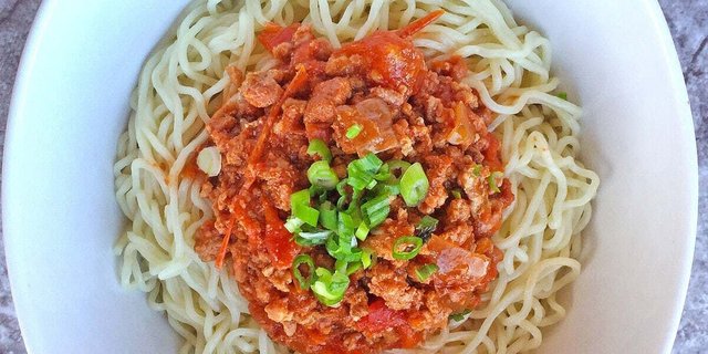 Tomato Pork Noodles