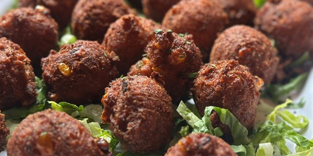 Sweet Corn & Crab Hushpuppies