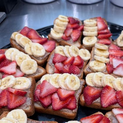 Sprouted Grain Strawberry, Banana & Pecan Toast Platter