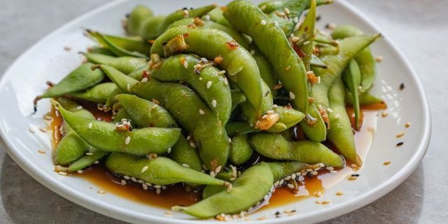 Spicy Garlic Edamame