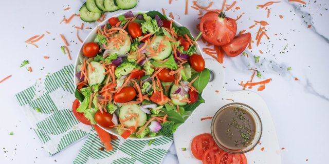 Super Simple Vegan Salad