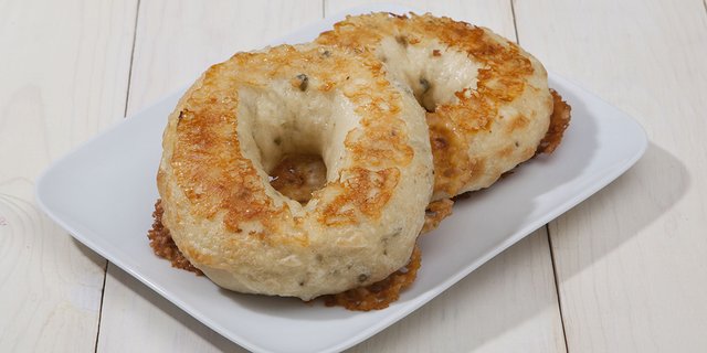 Jalapeño Cheese Bagel