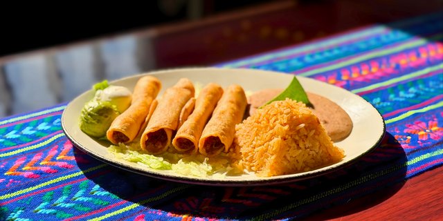 Flautas de Pollo