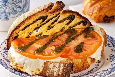 Tomato & Mozzarella Sandwich
