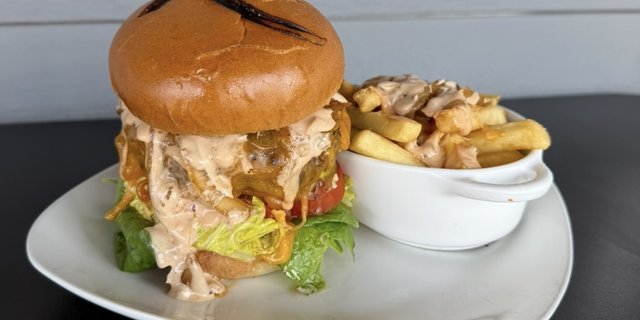 Messy Burger