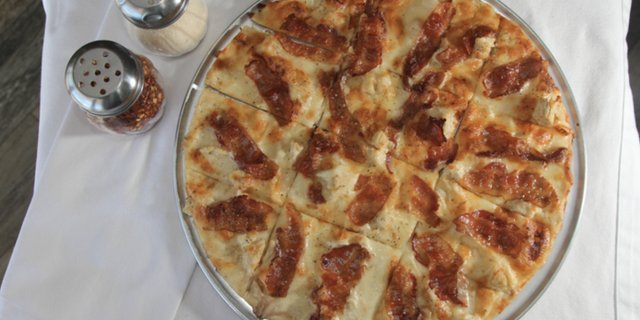 Chicken Alfredo Pizza