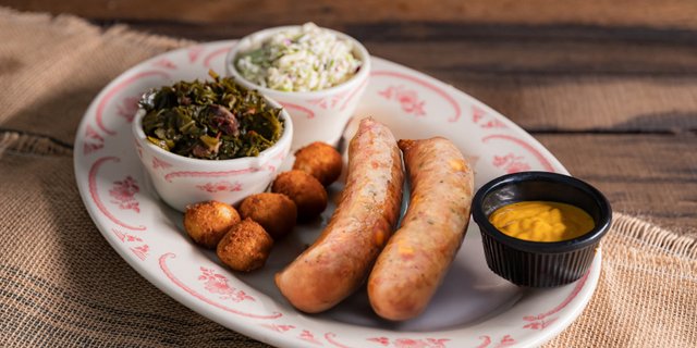 Cheddar & Jalapeño Smoked Sausage Box