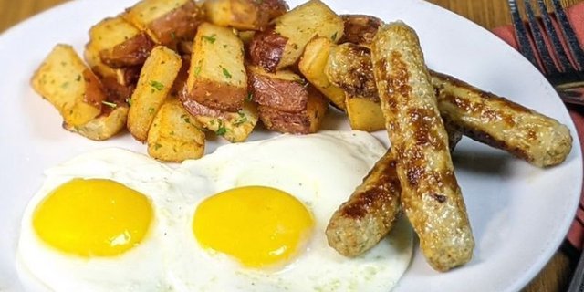 Turkey Sausage & Eggs